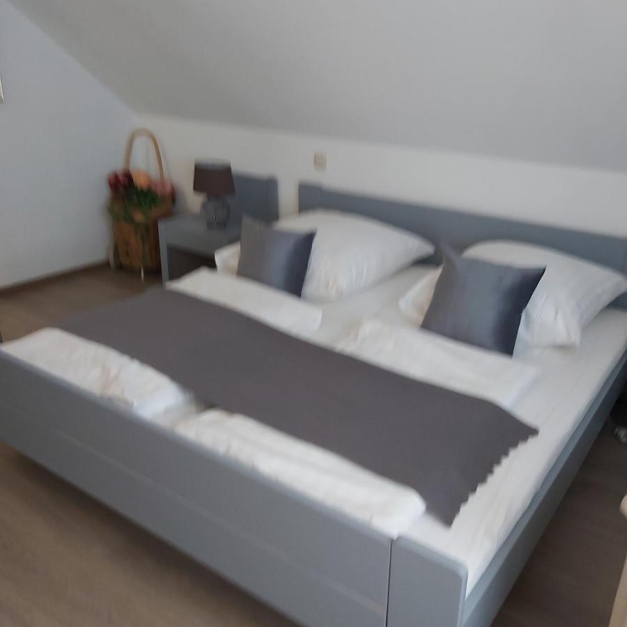 Kleine Altstadt Oase Apartment แบร์นคาสเทล-คืสท์ ภายนอก รูปภาพ
